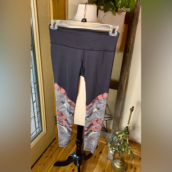 ✨prAna Pillar Printed Legging - Bone Caribou✨ NWOT - Picture 2 of 15
